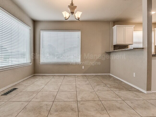 Building Photo - 10824 Admiral Dr