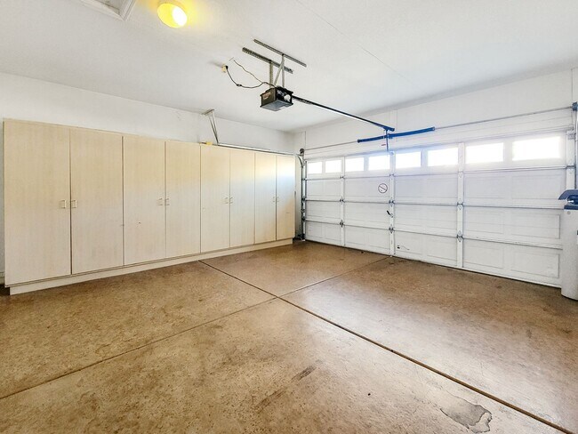 Building Photo - 14173 W Weldon Ave