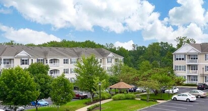 Building Photo - 631 Sloan Ct