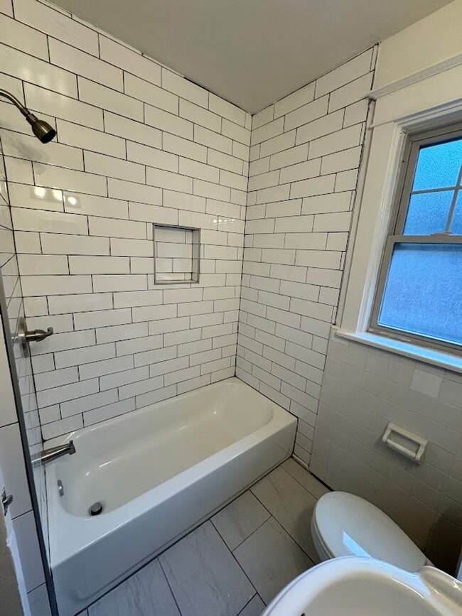 Building Photo - Wonderful Duplex in the Heart of Squirrel ...