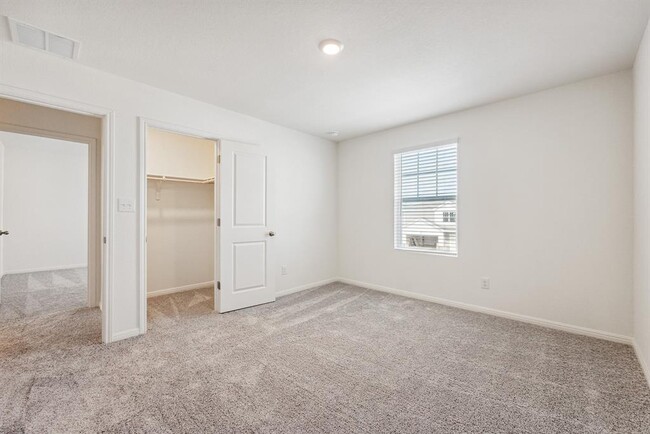 Building Photo - 635 Gemsbok Rd