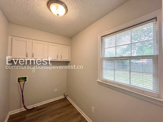 Building Photo - 4176 Chesapeake Way