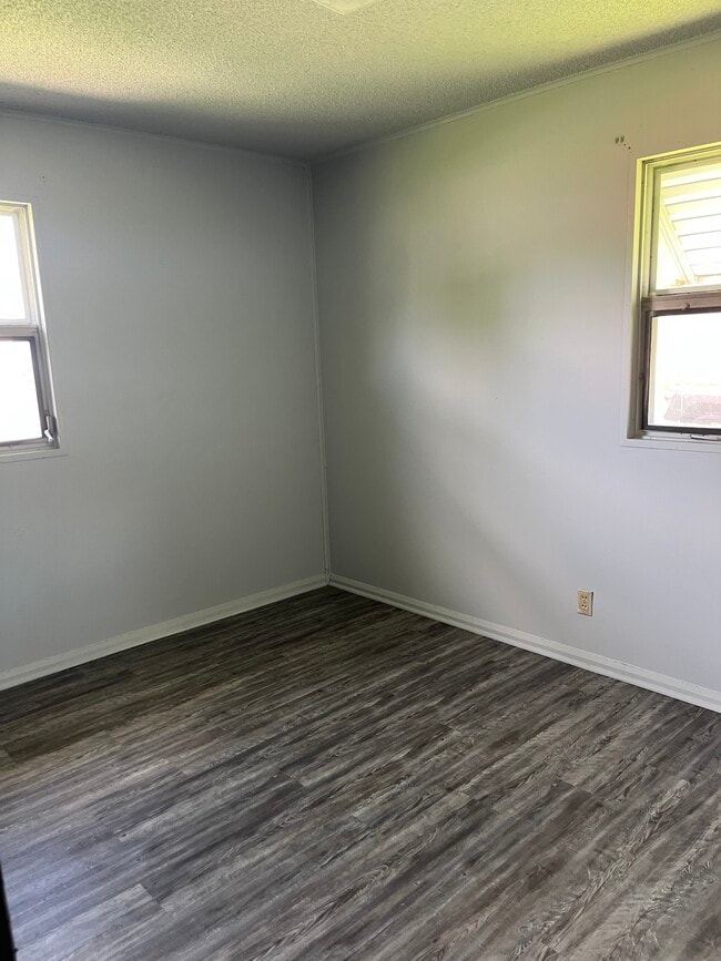 Building Photo - 206 Lindenwood-