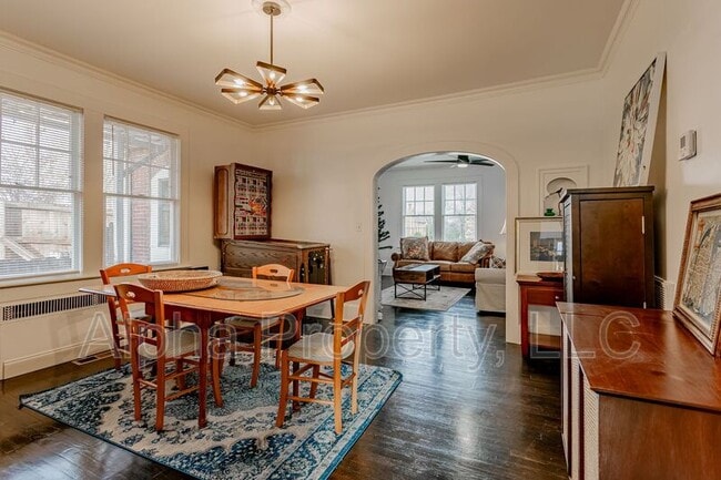 Building Photo - 710 Augusta St