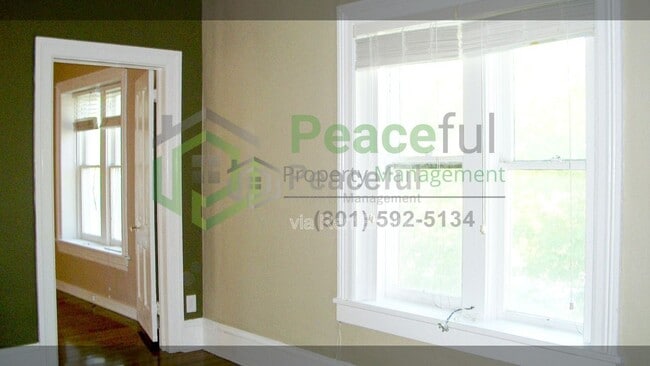 Building Photo - 215 D St E