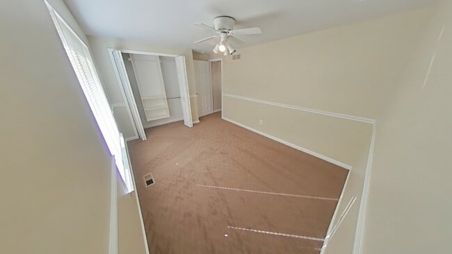 Building Photo - 12957 Canterbury Dr