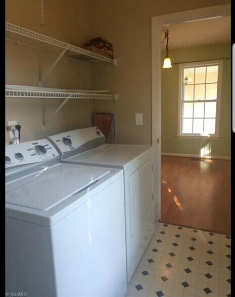 Building Photo - 4602 Prestbury Dr