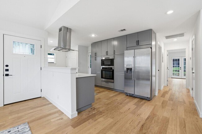 Building Photo - 2905 Brinwood Ave