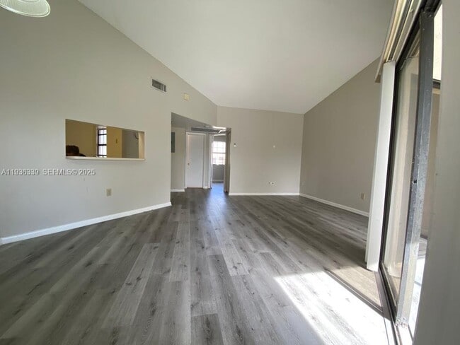 Building Photo - 1149 Independence Trail