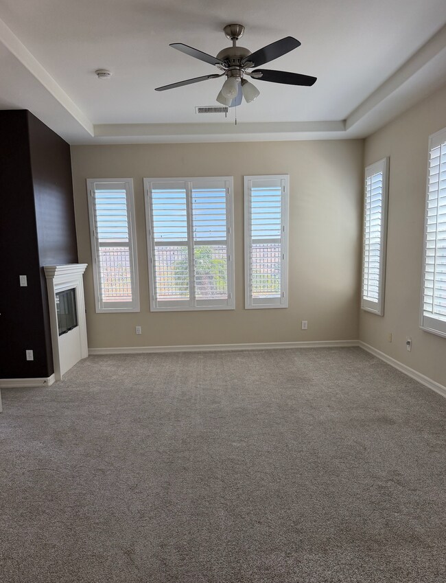 Building Photo - Gorgeous Home Overlooking Lake and Mountain Views!!