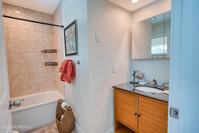 Building Photo - 112 Corlies Ave