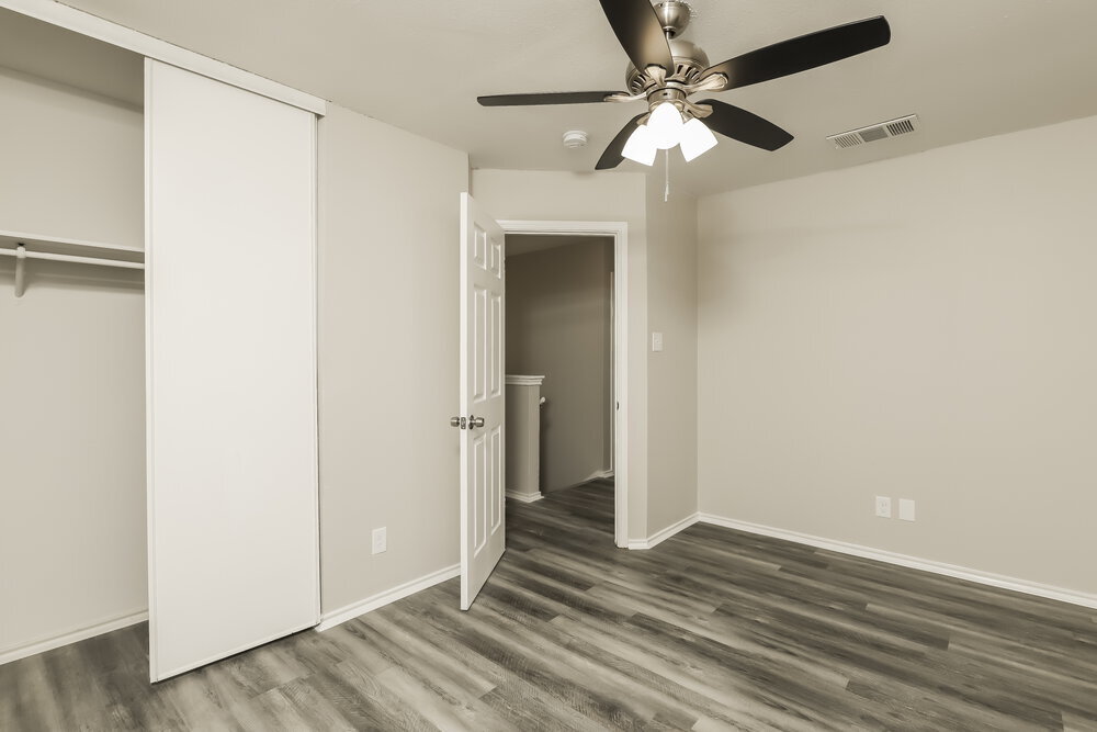Building Photo - 8151 Cheryl Meadow Dr