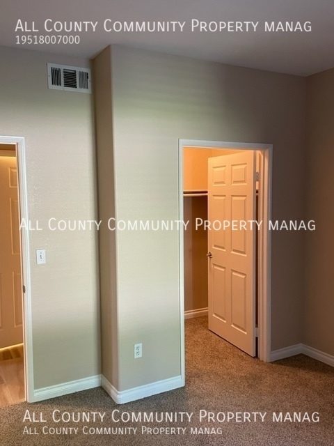 Building Photo - Remodeled 2 Bed, 2 Bath Condo in Murrieta!