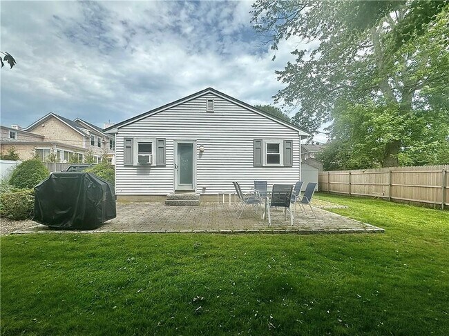 Building Photo - 101 Briarwood Avenue, B