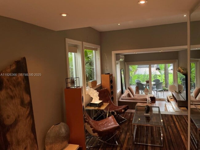 Building Photo - 2654 SW 25th Ter