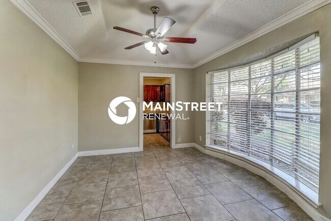Building Photo - 4 Bedroom Pet-Friendly Home in DeSoto, TX with Main Street Renewal