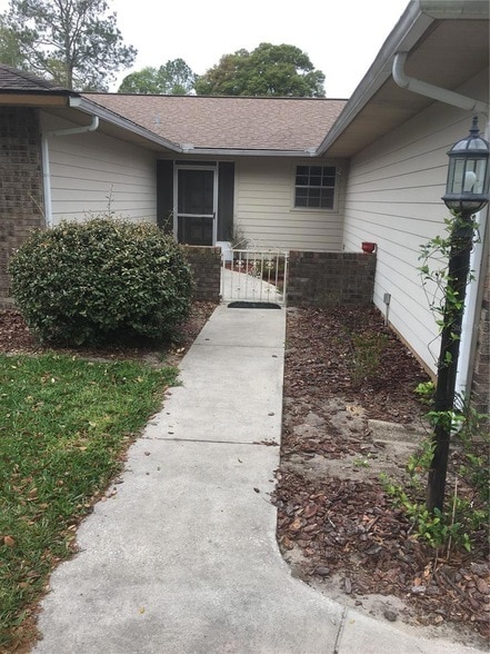 Building Photo - 210 SE 53rd Ct