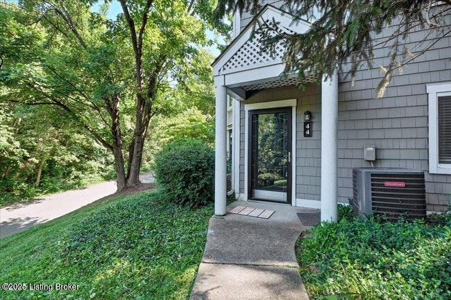 Building Photo - 44 Lake Ave