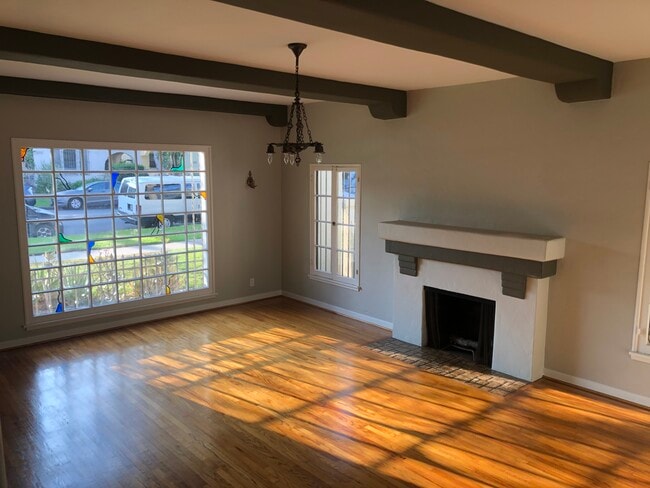 Building Photo - 1069 S Crescent Heights Blvd