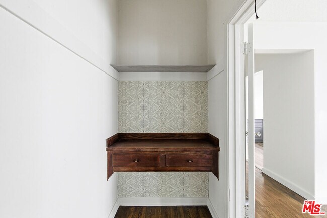 Building Photo - 1357 Cloverdale Ave