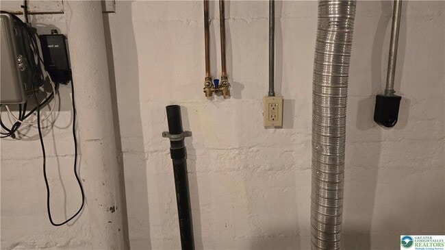 Building Photo - 926 E Tilghman St