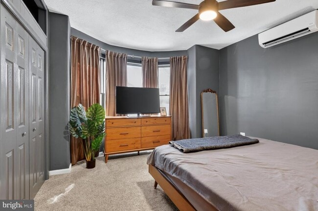 Building Photo - 4315 Lauriston St