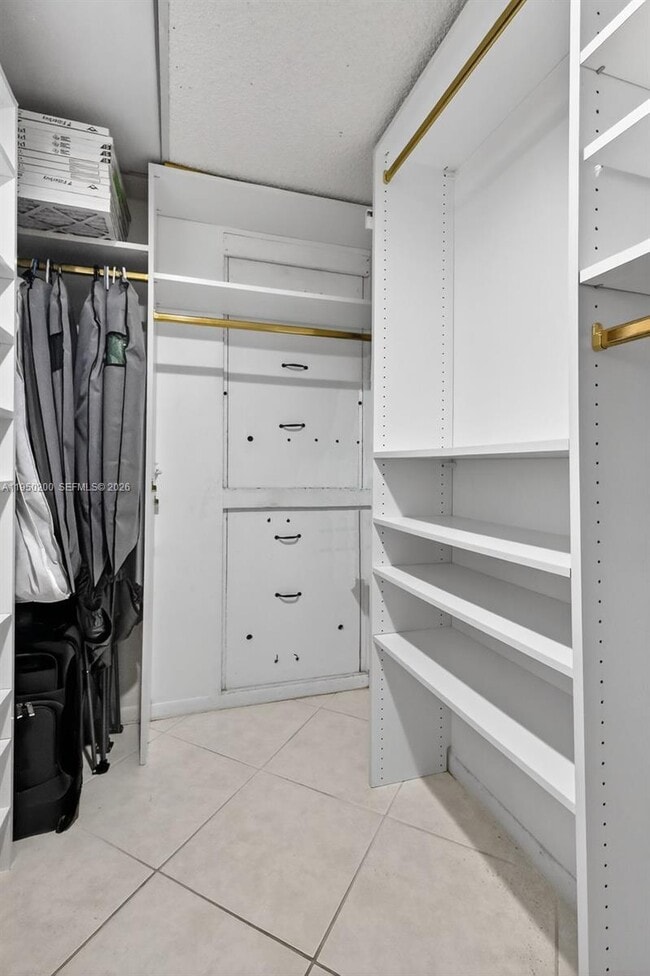 Building Photo - 13100 SW 11th Ct