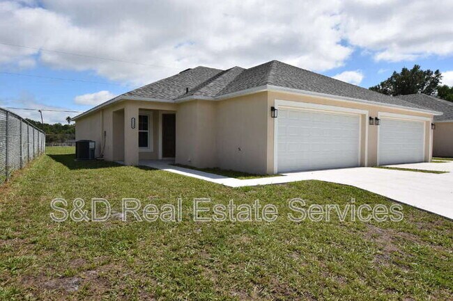 Building Photo - 1111 Mercury Dr E