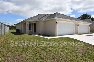 Building Photo - 1111 Mercury Dr E