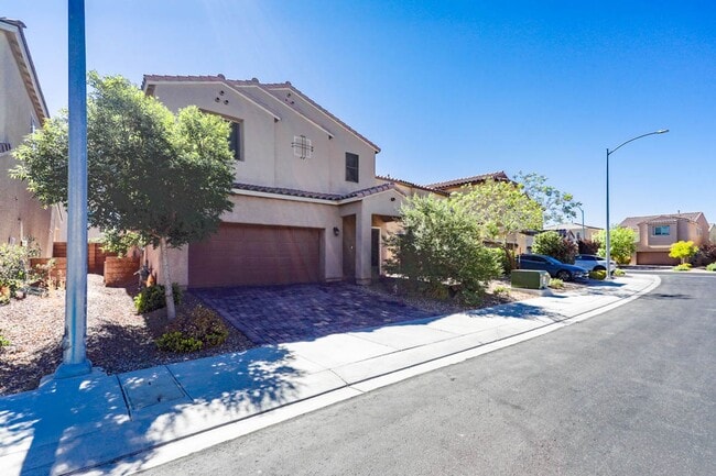 Building Photo - Beautiful 3-Bedroom Home in the Gated Sedona Ranch Community
