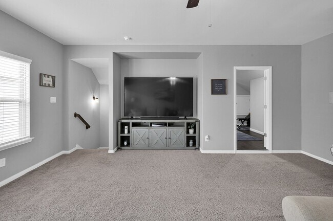 Building Photo - 3791 Lake Bend Shore Dr