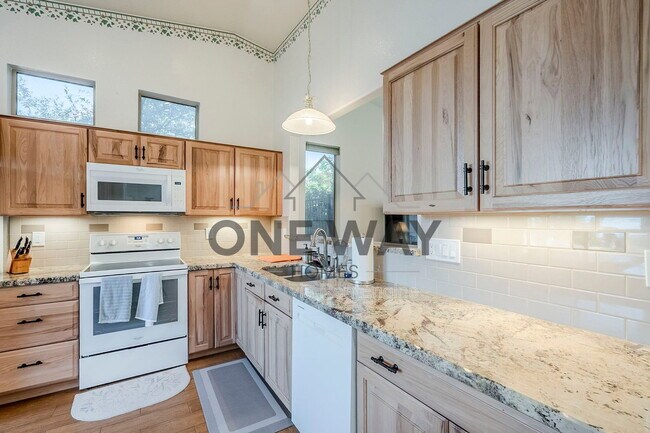 Building Photo - 4269 E Cassia Ln