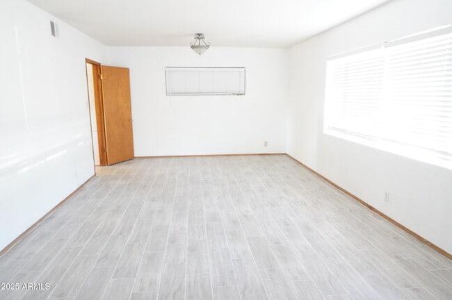 Building Photo - 8235 E Virginia Ave