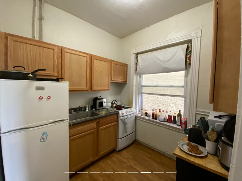 Primary Photo - 1348 Commonwealth Ave