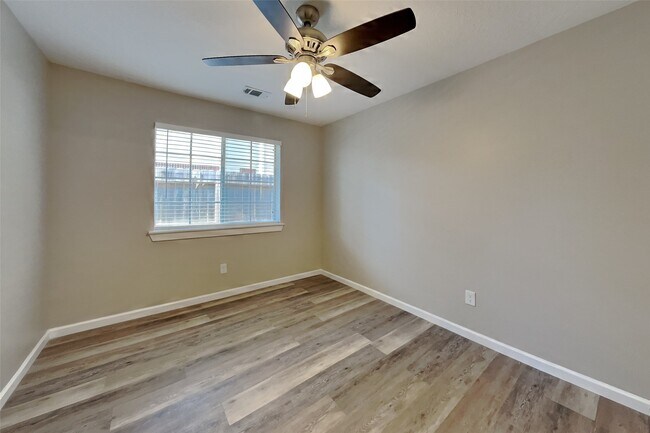 Building Photo - 18811 Sandia Pines Dr