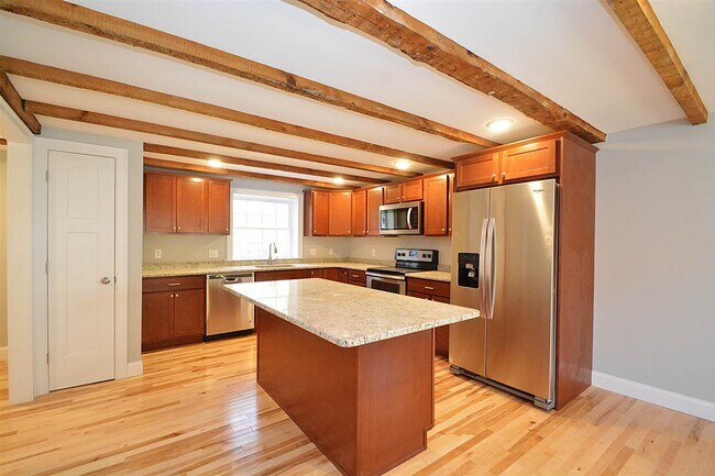 Building Photo - 53 1st NH Turnpike