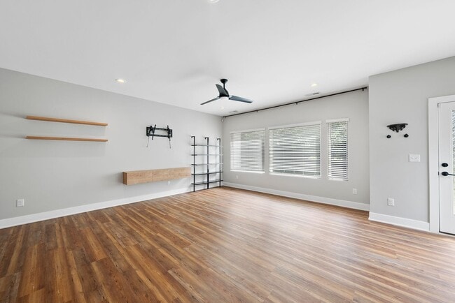 Building Photo - 2200-102 Millbank Village CT