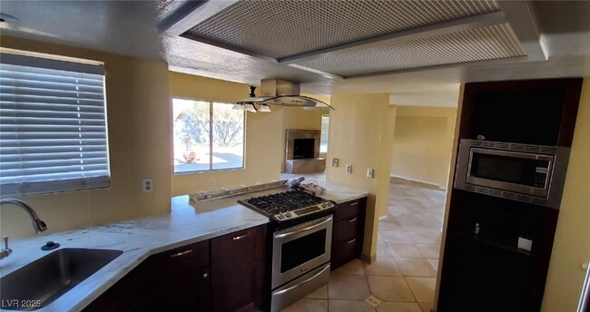 Building Photo - 822 Schooner Dr