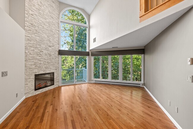 Building Photo - 48 Pointe Rok Dr