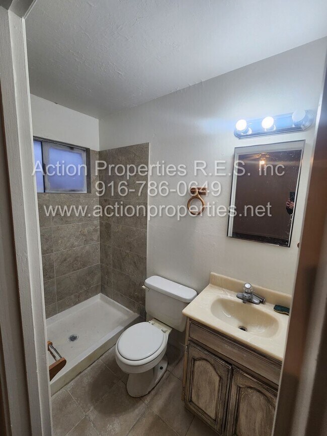 Building Photo - $500.00 Off Move In Special! East Roseville, Sierra Gardens 3 Bedroom, 2 Bathroom, 2 Car Garage, ...