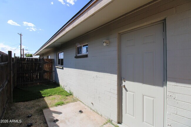 Building Photo - 6040 N 21st Ave