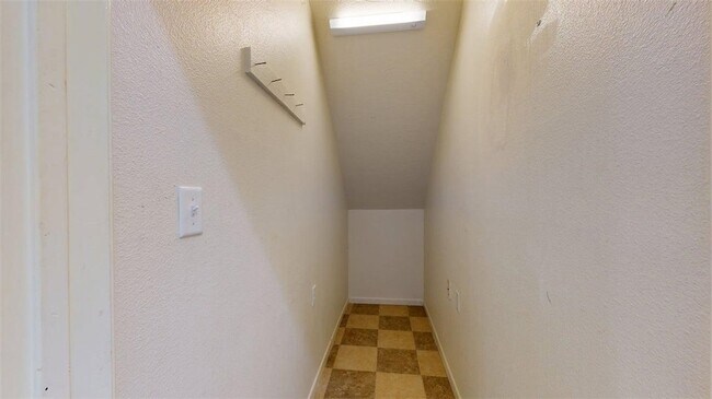 Building Photo - 1724 Boardwalk Ct
