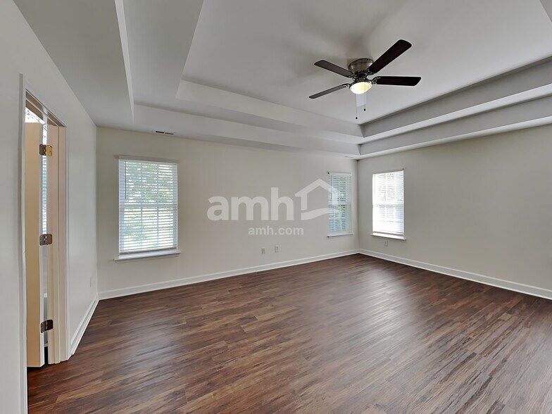 Building Photo - 12102 Hampton Place Dr