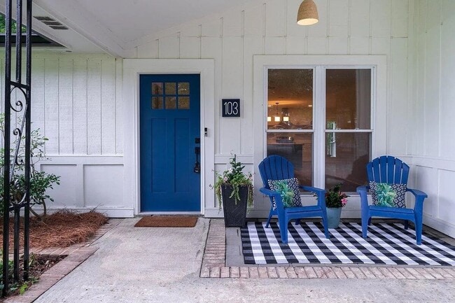 Building Photo - 4 Bedroom 2 Bath House in Corey Woods - Summerville