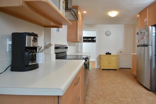 Building Photo - Furnished! Highly Desirable Trinity Park