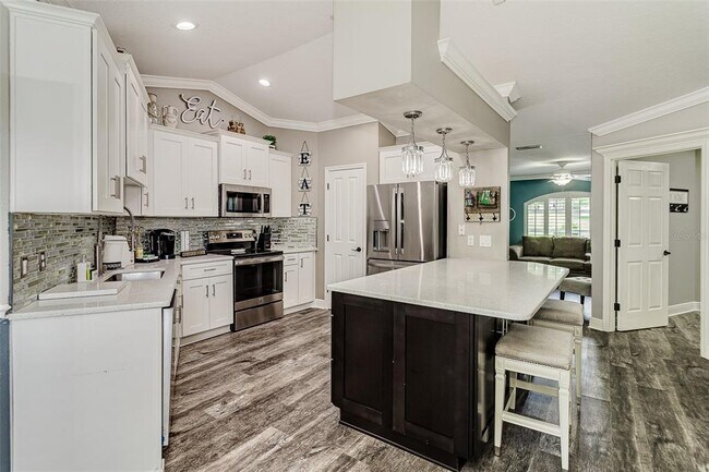 Building Photo - 5864 Manchester Dr W
