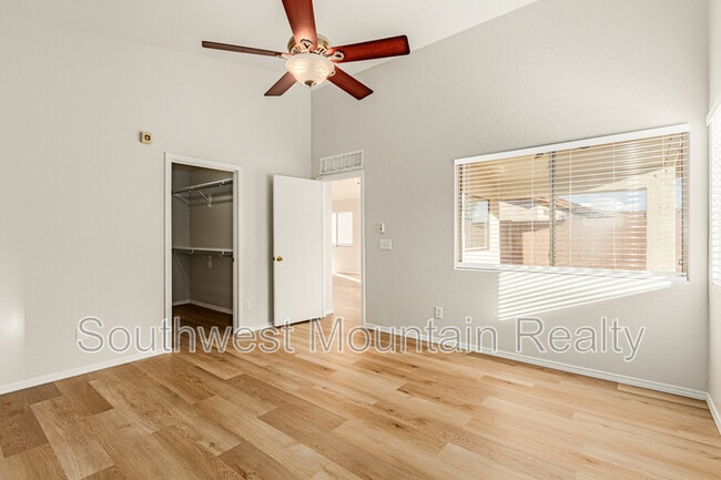 Building Photo - 30196 N Sunray Dr