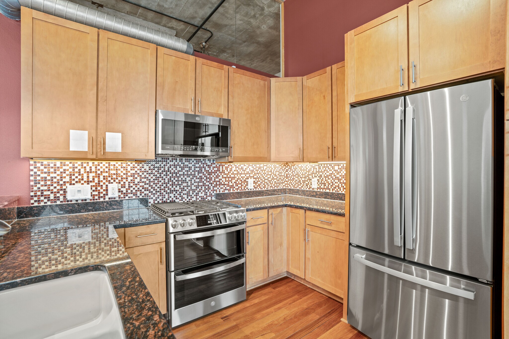Backsplash - 311 E Erie St