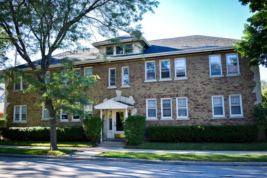 Building Photo - 1726 East Linnwood Avenue