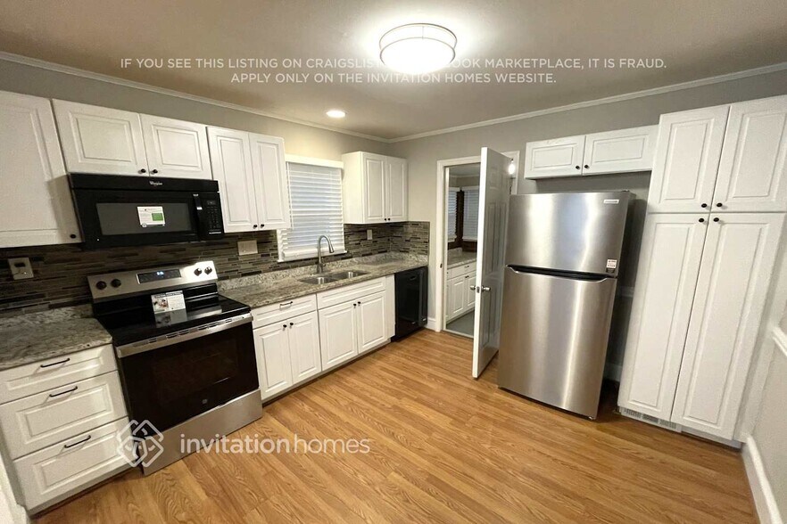 Building Photo - 2312 Markham Ct